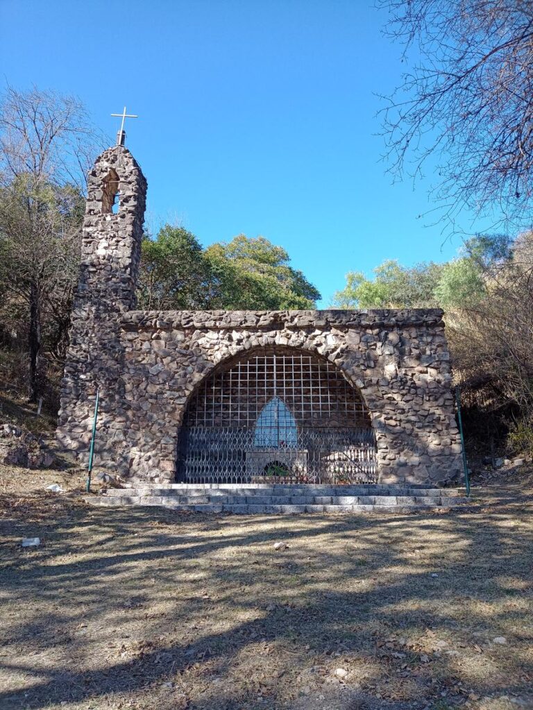 santa teresita 1 768x1023